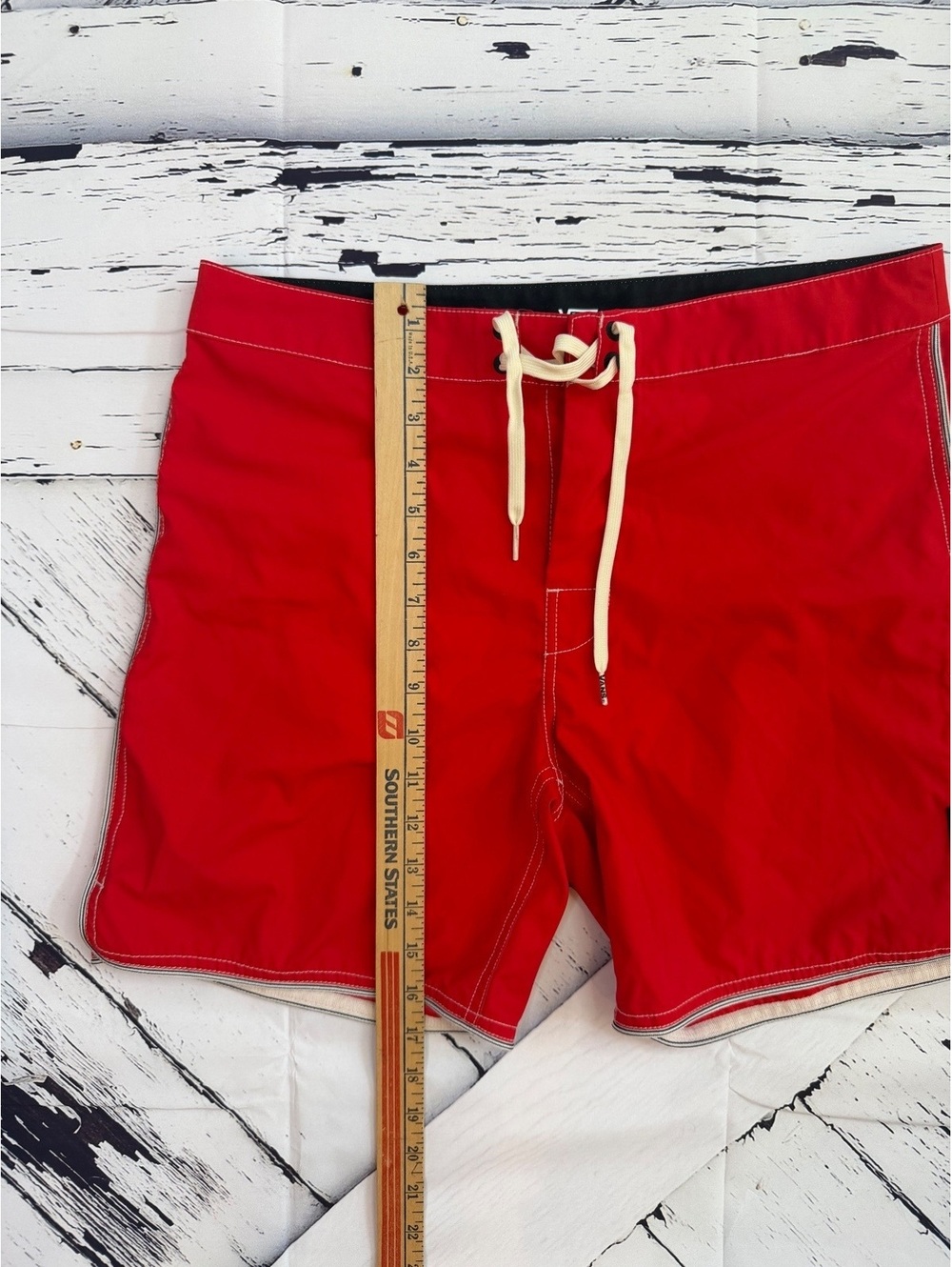 Retro Surf Vans Red Board Shorts Beachwear Swim Trunks Men’s Size 31 - Picture 3 of 6
